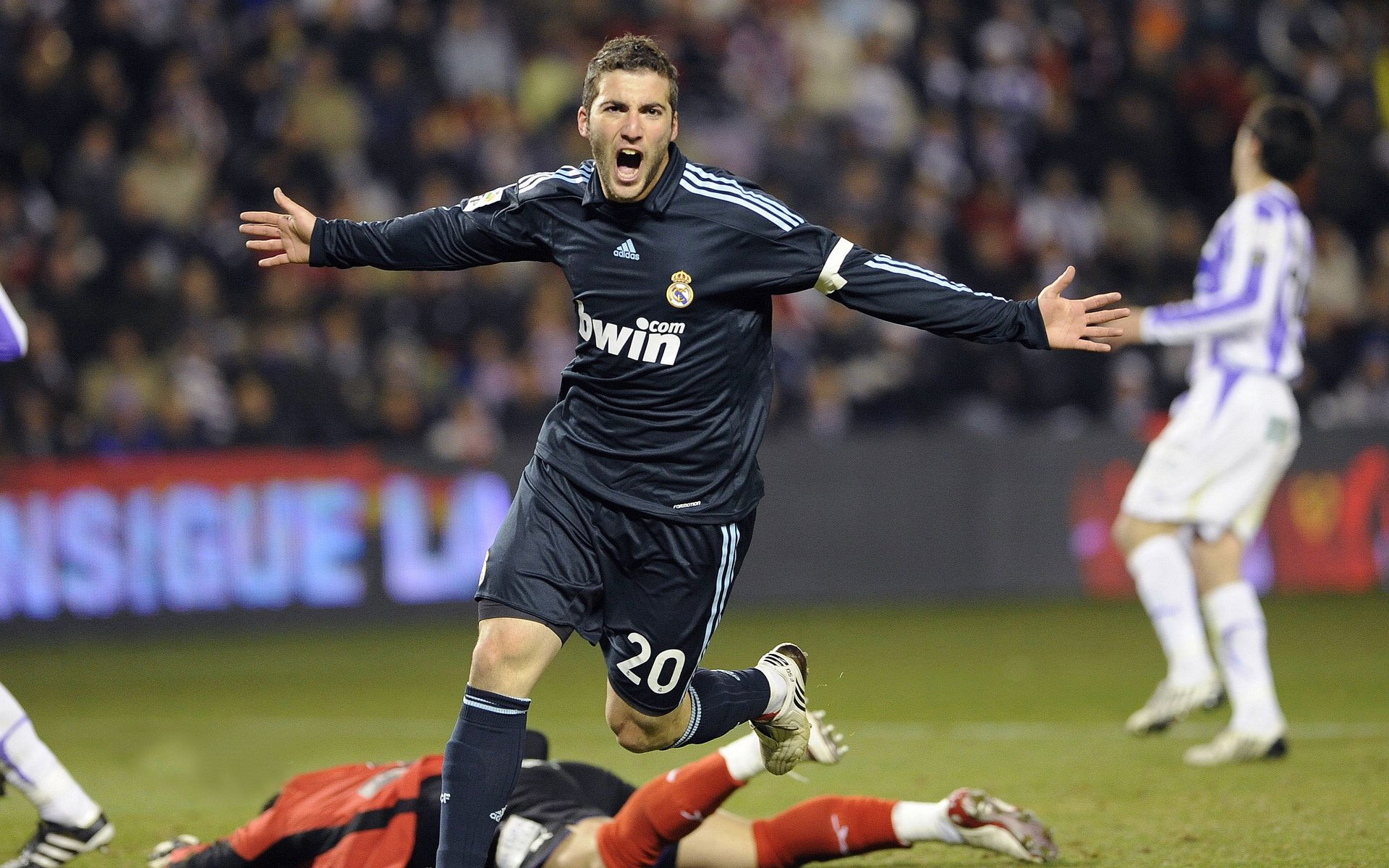 巴黎圣日耳曼联赛再下一城，德比战中轻松取胜